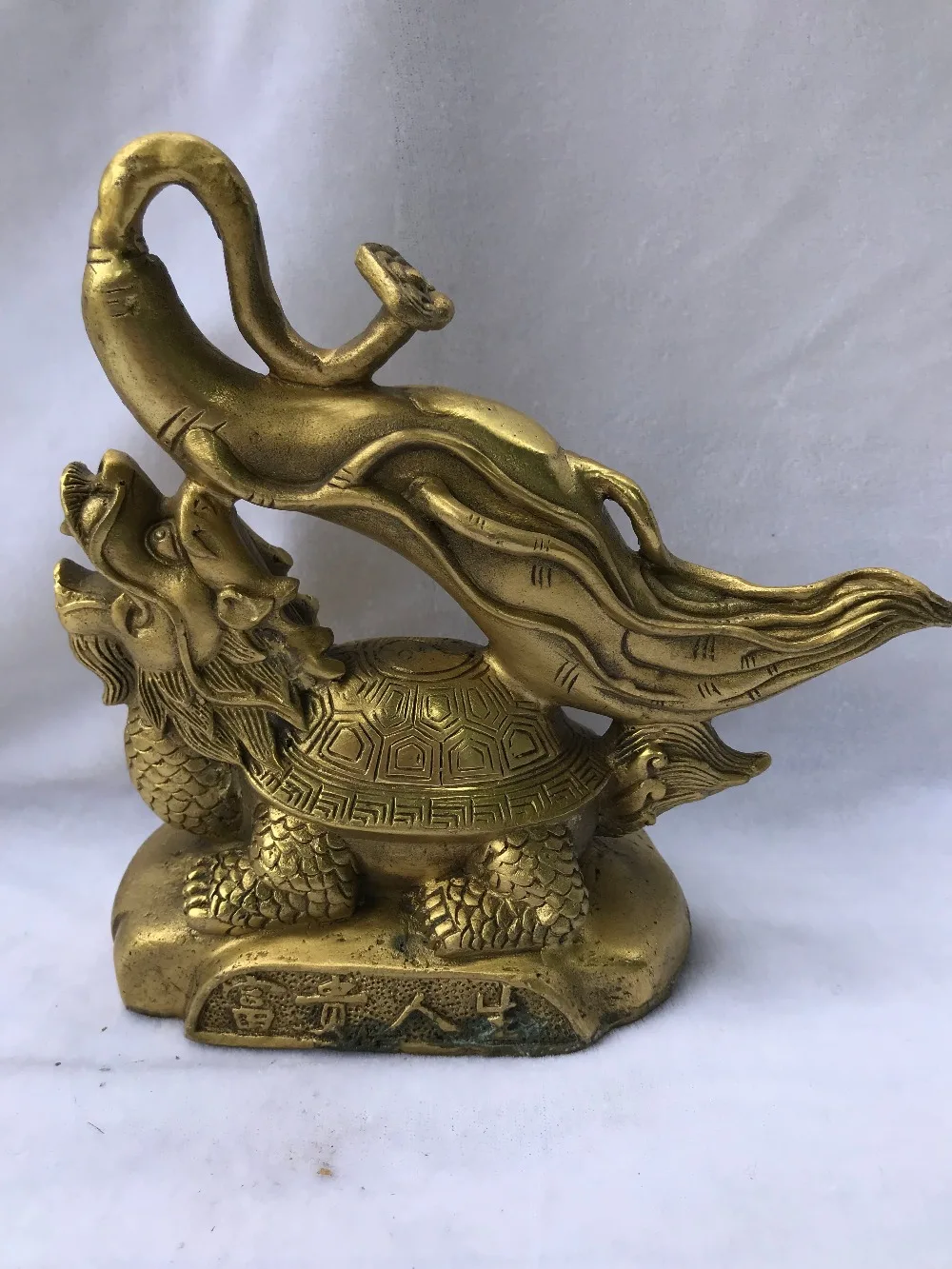 Chinese Brass Copper sculpture Dragon Turtle Ginseng Statue statues for decoration Home Decorations
Chinese Brass Copper sculpture Dragon Turtle Ginseng Statue statues for decoration Home Decorations