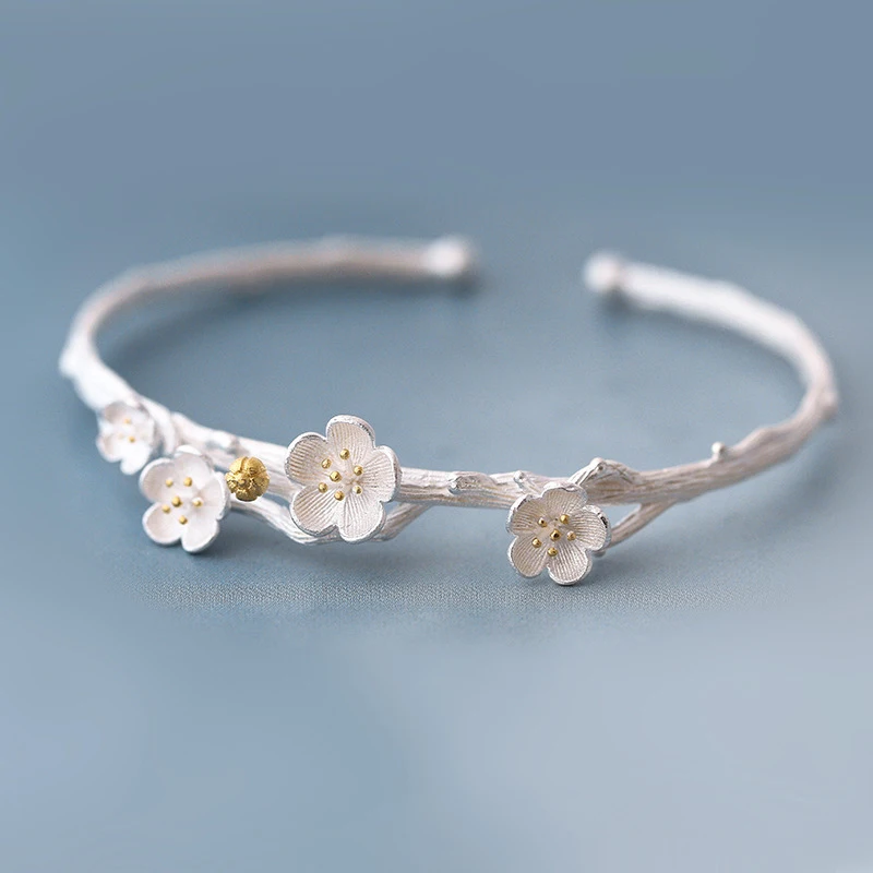 XIYANIKESilver Color New Design Originality Plum Blossom Handmade Open Bracelet Bangle For Women Hand Accessories 2019
XIYANIKESilver Color New Design Originality Plum Blossom Handmade Open Bracelet Bangle For Women Hand Accessories 2019