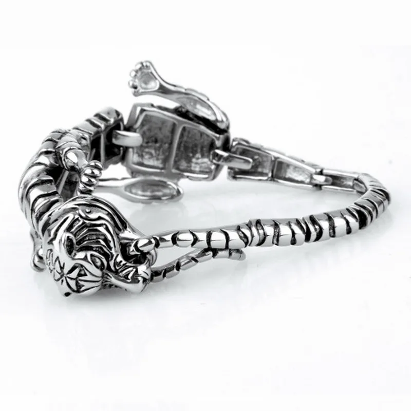 Overbearing Tiger animal 316 L stainless steel men's bracelet fashion popular stainless steel bold bracelet S173
Overbearing Tiger animal 316 L stainless steel men's bracelet fashion popular stainless steel bold bracelet S173