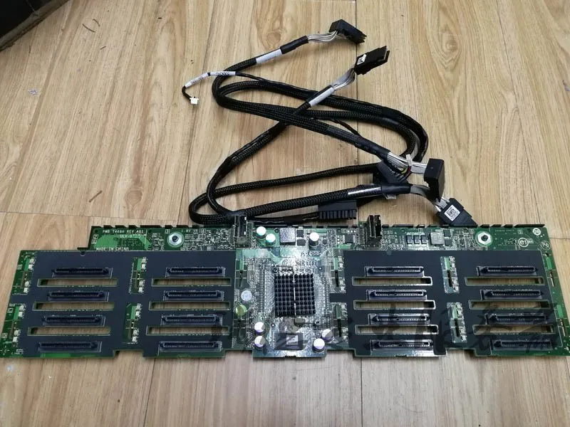 used original J565K 0J565K for PowerEdge R910 16 X 2.5" Slot Hard Drive Backplane with cables
used original J565K 0J565K for PowerEdge R910 16 X 2.5" Slot Hard Drive Backplane with cables