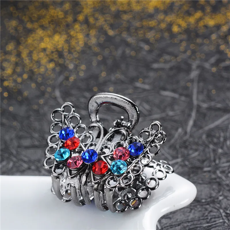 WWLB Retro Color Butterfly Lady Headwear Crystal Flower Clamp Hair Claw Fashion Hairwear Hair Clip Decorfor Girls Jewelry Gift
WWLB Retro Color Butterfly Lady Headwear Crystal Flower Clamp Hair Claw Fashion Hairwear Hair Clip Decorfor Girls Jewelry Gift