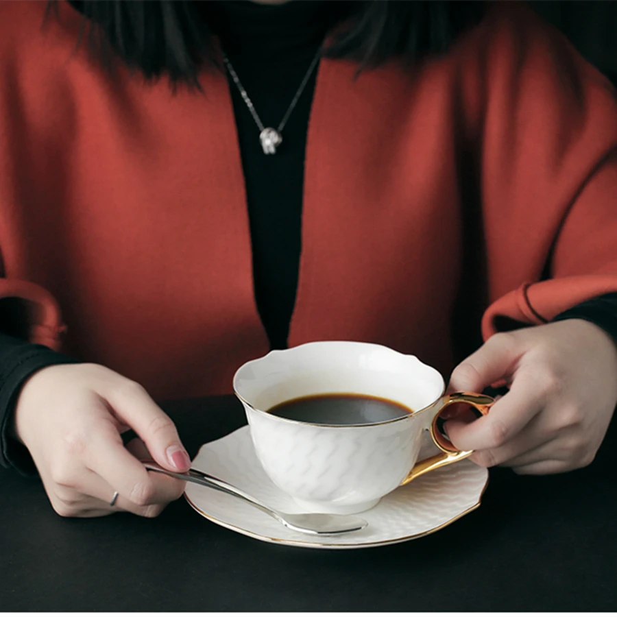 China Porcelain Tea And Coffe Cup Set Tea Cups And Saucers China Ceramic Copper Luxury Breakfast Cups Set Coffee Vaso WKD086
China Porcelain Tea And Coffe Cup Set Tea Cups And Saucers China Ceramic Copper Luxury Breakfast Cups Set Coffee Vaso WKD086