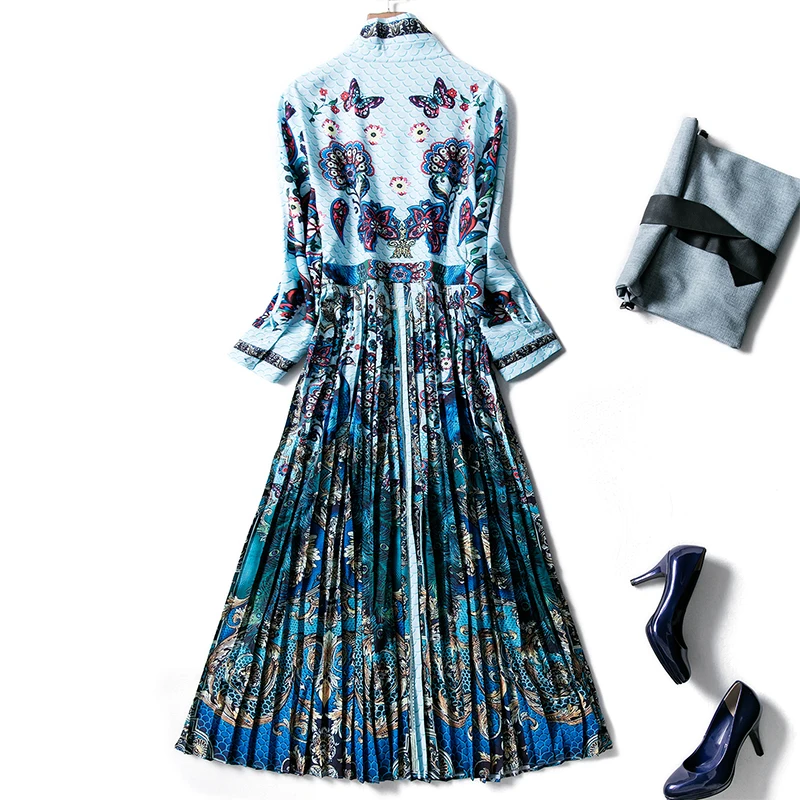 Europe station 2018 early spring women's wear new line of dress with a bow floral print holiday dress.
Europe station 2018 early spring women's wear new line of dress with a bow floral print holiday dress.