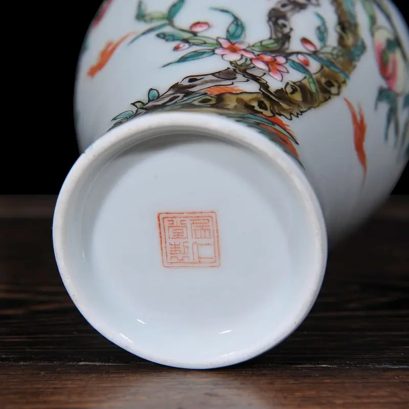 Package mail Jingdezhen ceramics Blue and white color bucket flower vase Modern household handicraft furnishing articles
Package mail Jingdezhen ceramics Blue and white color bucket flower vase Modern household handicraft furnishing articles