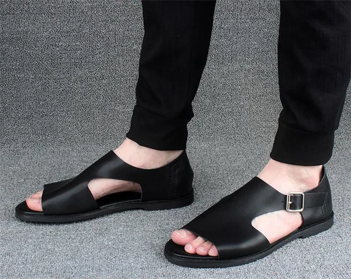 European station male summer new leather Roman sandals men's fashion personality leather sandals buckle strap flat slippers
European station male summer new leather Roman sandals men's fashion personality leather sandals buckle strap flat slippers