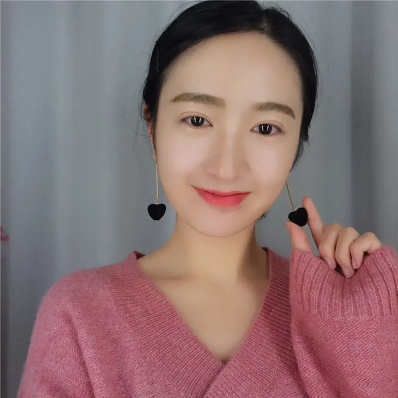 Fashion woman dangle earrings red Heart Pendant earrings female fine jewelry accessories earrings for women earrings wholesale
Fashion woman dangle earrings red Heart Pendant earrings female fine jewelry accessories earrings for women earrings wholesale