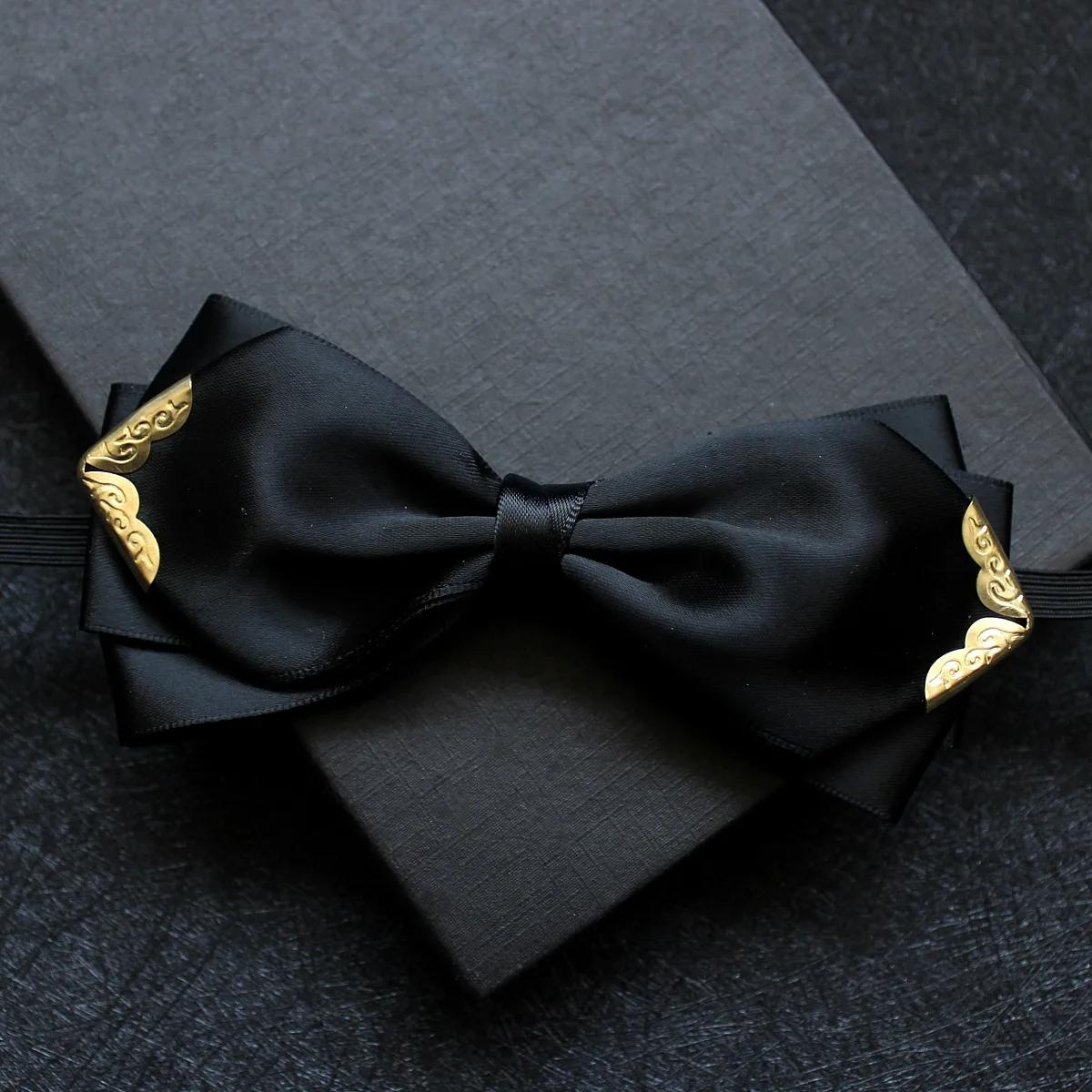 Original Design Gentleman Suit Black Bow Tie Groom Bow Tie Host Stylist Shirt Collar Flower Girl Trend Clothing Accessories
Original Design Gentleman Suit Black Bow Tie Groom Bow Tie Host Stylist Shirt Collar Flower Girl Trend Clothing Accessories