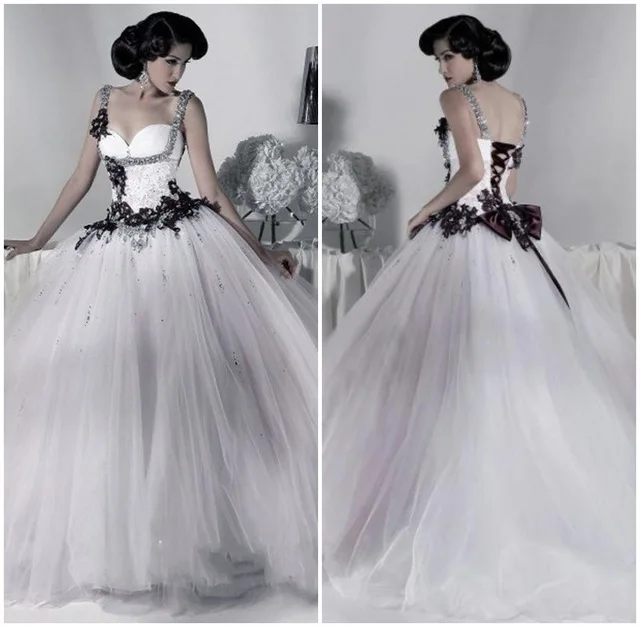 Victorian Gothic Wedding Dress 2019 Ball Gown Tulle Appliques Sequins Beaded Straps Lace Up Back White and Black Wedding Dress
Victorian Gothic Wedding Dress 2019 Ball Gown Tulle Appliques Sequins Beaded Straps Lace Up Back White and Black Wedding Dress