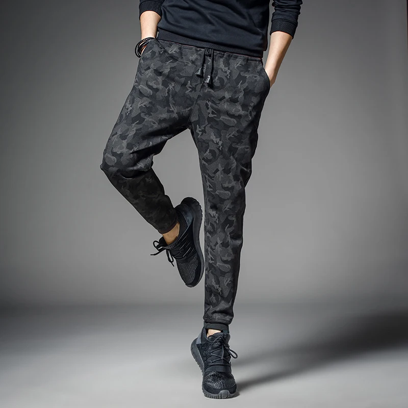 Men Tide Brand Black Camouflage Joggers Casual Flat Fit Pants for Boy Elastic Waist Skinny Sweatpants Camo Pattern pants 051209
Men Tide Brand Black Camouflage Joggers Casual Flat Fit Pants for Boy Elastic Waist Skinny Sweatpants Camo Pattern pants 051209