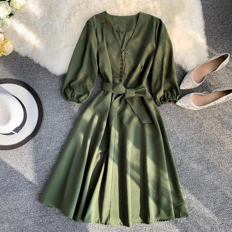 2020 Spring Summer New dress women V Collar Half Sleeve Single Breasted High Waist Casual Dress Wild A-Line dress Women Vestidos
2020 Spring Summer New dress women V Collar Half Sleeve Single Breasted High Waist Casual Dress Wild A-Line dress Women Vestidos