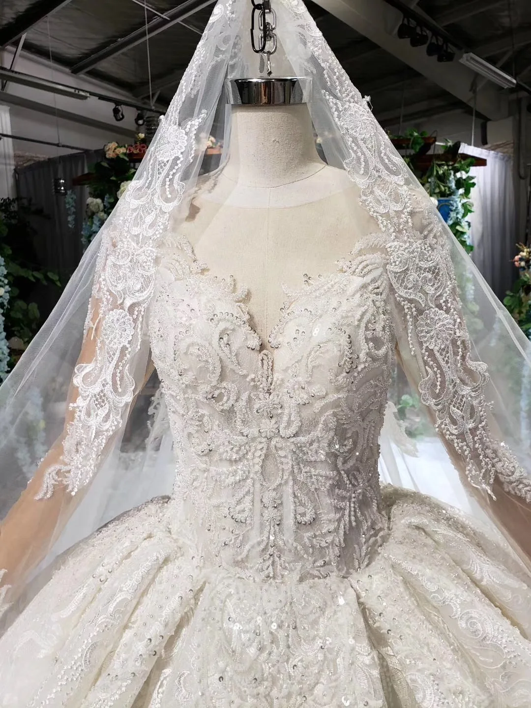 2019 New White Bridal Dresses Lace Wedding Dress Ball Gown Custom Size Plus Size Wedding Gowns With Veils Luxury Wedding Dress
2019 New White Bridal Dresses Lace Wedding Dress Ball Gown Custom Size Plus Size Wedding Gowns With Veils Luxury Wedding Dress