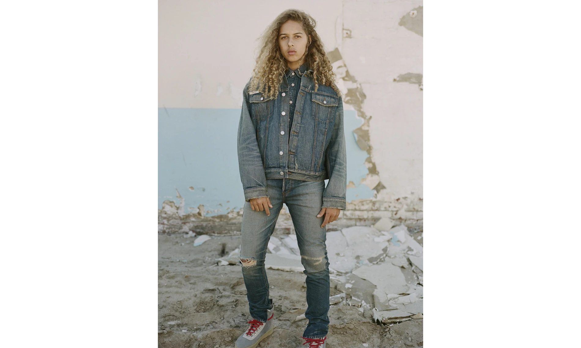 Jeans Jacket Men Denim Hip Hop Hole Patchwork Long Sleeve Mens Jackets Coat Spring Hi-Street Washed Ribbon Male Streetwear Coats
Jeans Jacket Men Denim Hip Hop Hole Patchwork Long Sleeve Mens Jackets Coat Spring Hi-Street Washed Ribbon Male Streetwear Coats