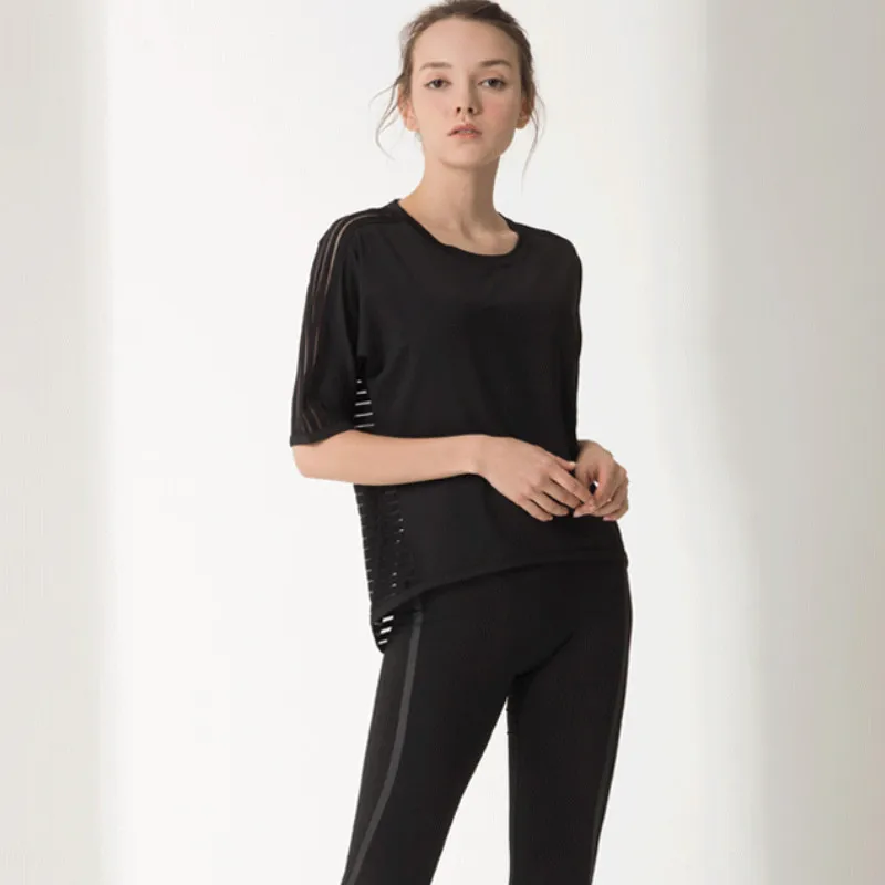 Woman Yoga Top Quick-drying Sport Shirts Striped Hollow Yoga Top Half Sleeve Female Yoga Workout Shirt Gym Breathable shirt
Woman Yoga Top Quick-drying Sport Shirts Striped Hollow Yoga Top Half Sleeve Female Yoga Workout Shirt Gym Breathable shirt