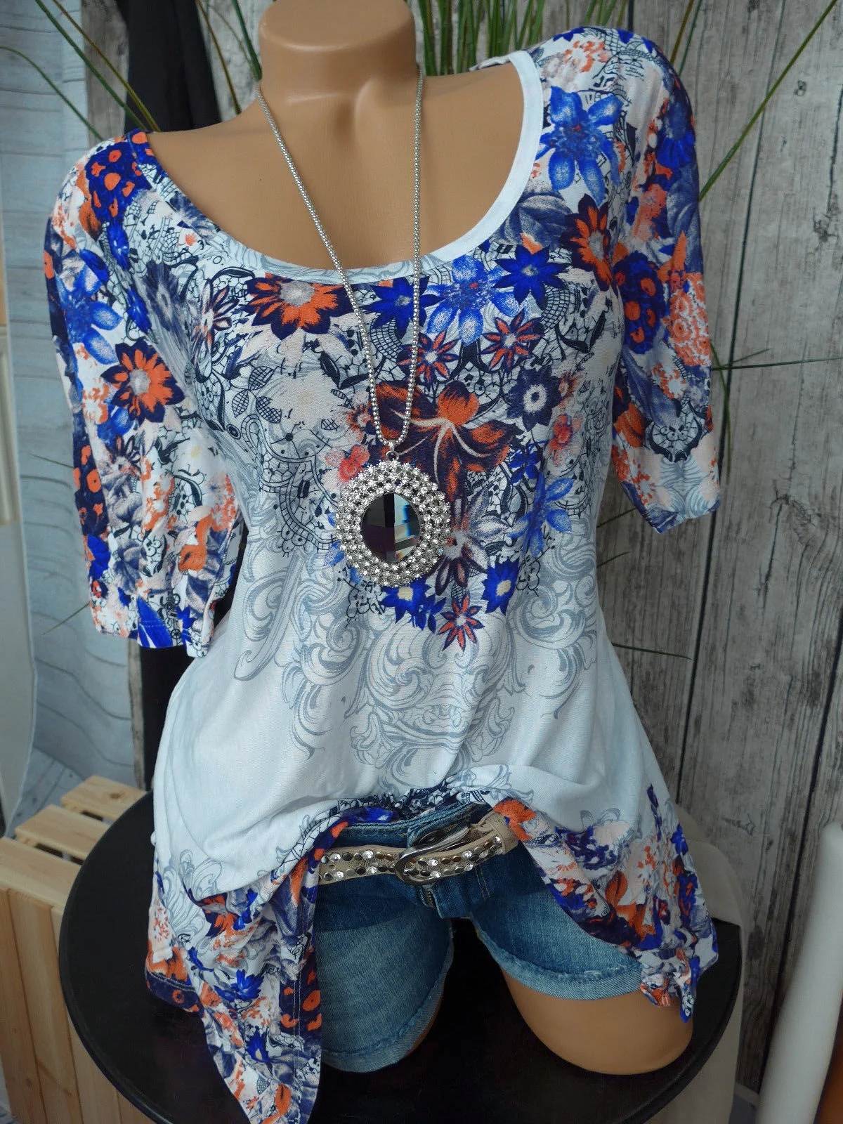 Women's love Festivals Classics Comfort Elegance Tee Floral Print Short Sleeve Tops Summer Plus Size Casual T-shirts
Women's love Festivals Classics Comfort Elegance Tee Floral Print Short Sleeve Tops Summer Plus Size Casual T-shirts