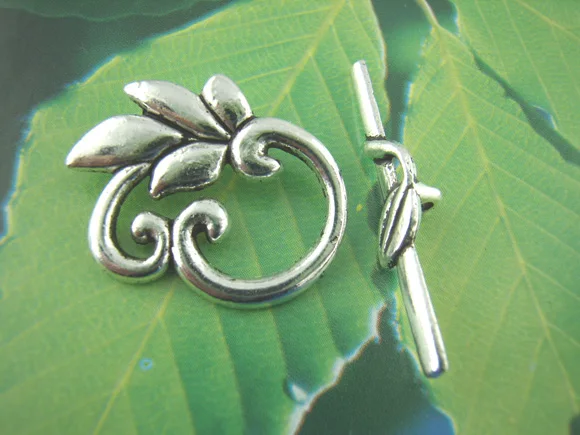 DoreenBeads, из сплава цинка, тогл, застежек, лист, античный, серебристый лист, узор 30 мм x 6 мм (1 1/8 "x2/8") 19 мм x 23 мм (6/8 "x7/8"), 4 комплекта
DoreenBeads, из сплава цинка, тогл, застежек, лист, античный, серебристый лист, узор 30 мм x 6 мм (1 1/8 "x2/8") 19 мм x 23 мм (6/8 "x7/8"), 4 комплекта