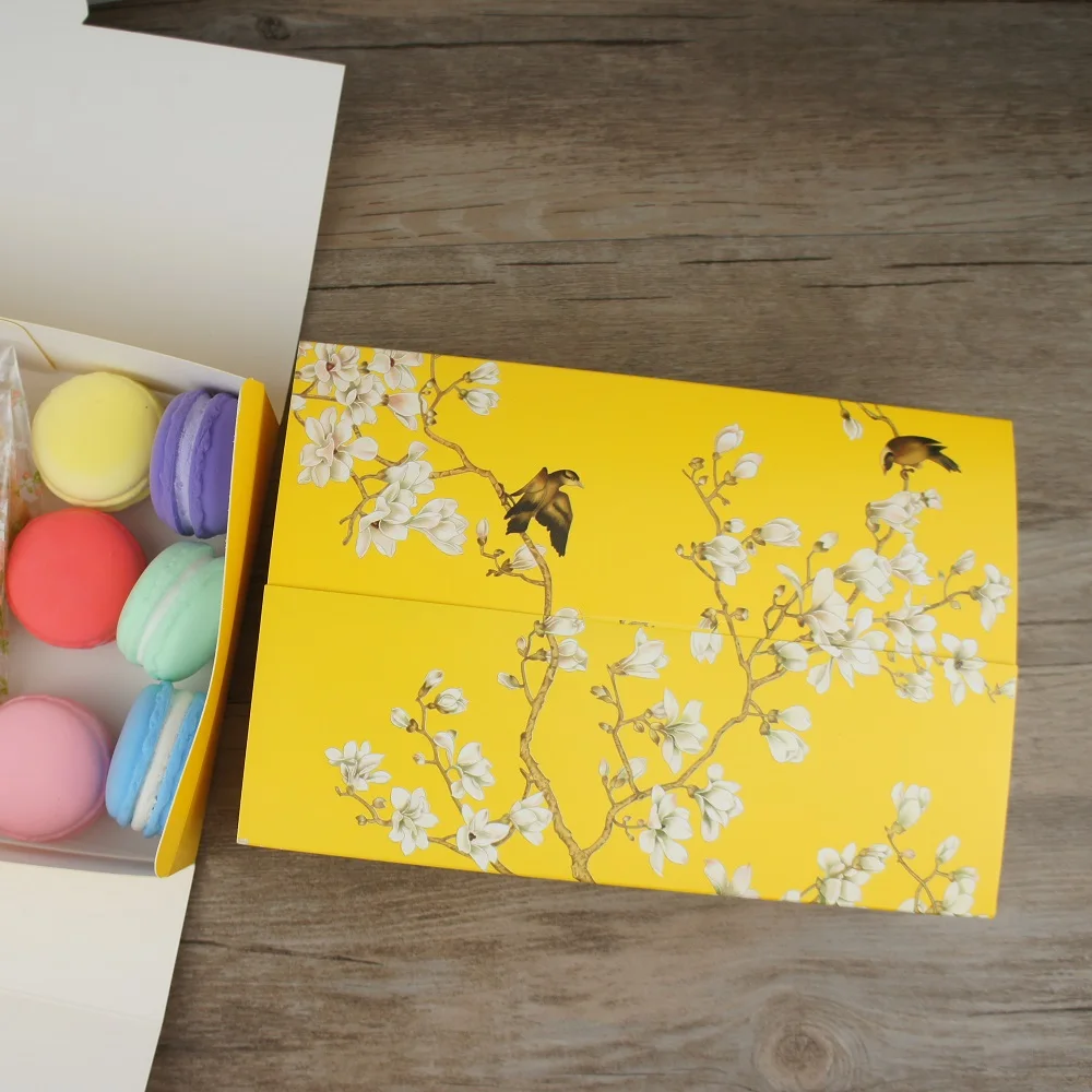 21.5*14.5*5cm 10pcs yellow brid on the tree Macaron Chocolate cookie Paper Box Christmas Birthday Party Gifts Packaging
21.5*14.5*5cm 10pcs yellow brid on the tree Macaron Chocolate cookie Paper Box Christmas Birthday Party Gifts Packaging