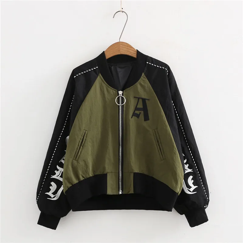 Новинка весны, матовая Свободная куртка с вышивкой, женская уличная свободная трендовая куртка с воротником
Новинка весны, матовая Свободная куртка с вышивкой, женская уличная свободная трендовая куртка с воротником