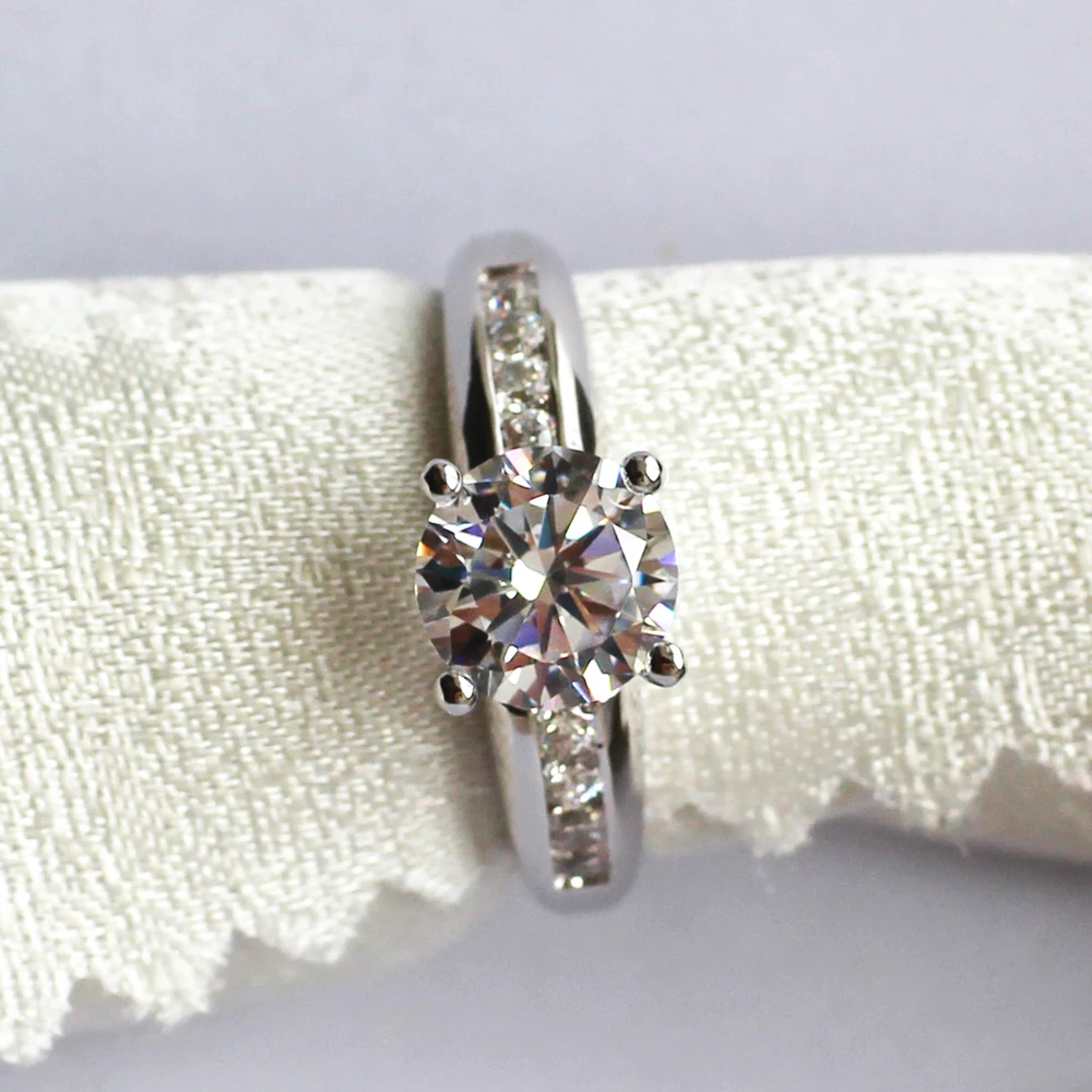 Fashion Jewelry Wedding Ring 8.0mm Cubic Zirconia for Women R053J
Fashion Jewelry Wedding Ring 8.0mm Cubic Zirconia for Women R053J