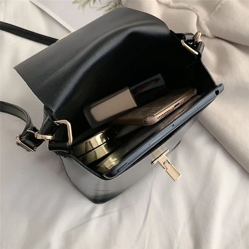 Free shipping, 2019 New Woman Mini Handbags, Trend Messenger Bag, Vintage Lock Hand Women Crossbody Bag, Fashion Retro Flap.
Free shipping, 2019 New Woman Mini Handbags, Trend Messenger Bag, Vintage Lock Hand Women Crossbody Bag, Fashion Retro Flap.