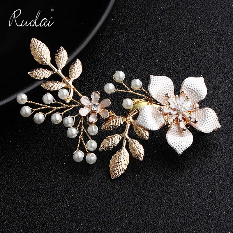 New Arrival Flower Wedding Hair Comb Pearls Headpiece Bohemia Wedding Accessories Ladies Headband Bridal Head Wear HD35
New Arrival Flower Wedding Hair Comb Pearls Headpiece Bohemia Wedding Accessories Ladies Headband Bridal Head Wear HD35