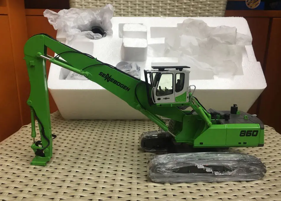 NZG 892 Sennebogen 860 HD с 3 вложениями масштаб 1:50, новинка в оригинальной коробке
NZG 892 Sennebogen 860 HD с 3 вложениями масштаб 1:50, новинка в оригинальной коробке