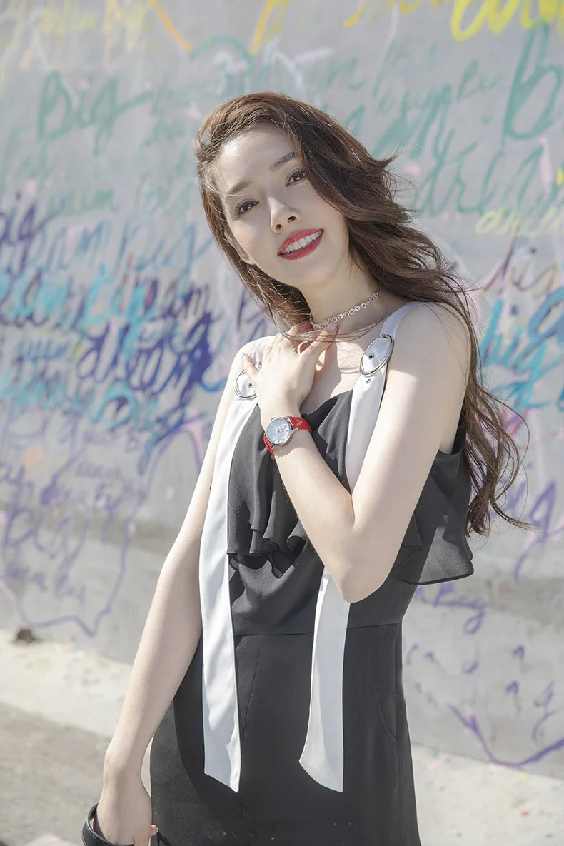 Women Wide Leg Jumpsuits Black White Pleated Suspender Pants 2019 Spring Long Casual Trousers
Women Wide Leg Jumpsuits Black White Pleated Suspender Pants 2019 Spring Long Casual Trousers
