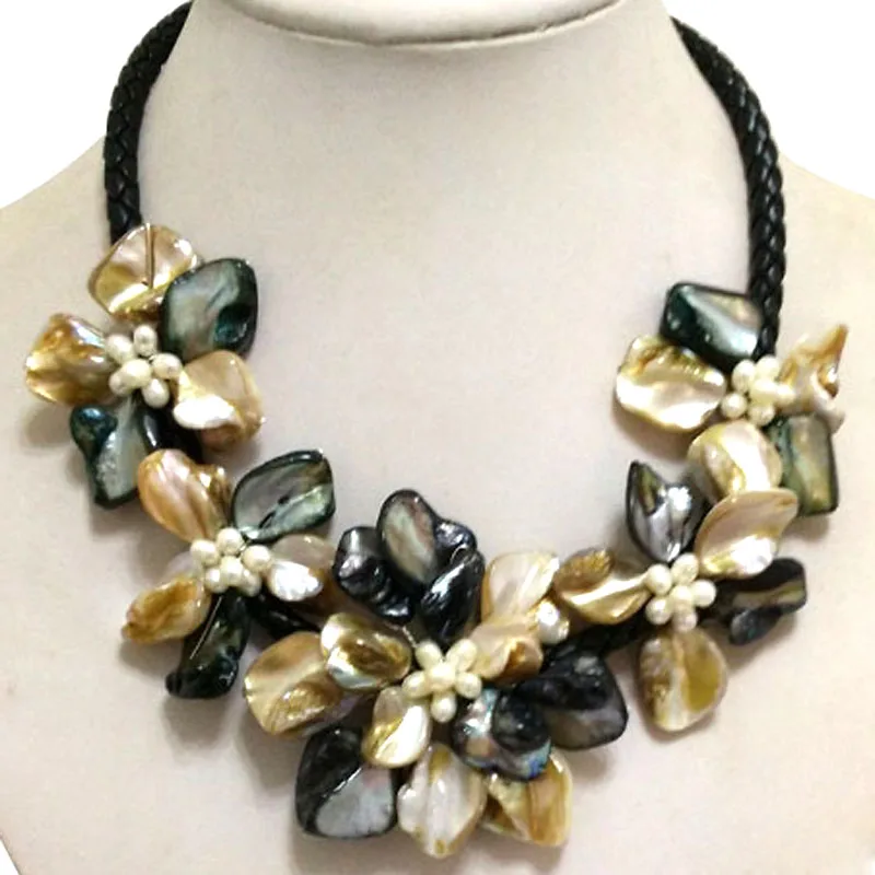 18 дюймов натуральный кожаный шнур пять желтый и черный двойной цвет ракушки цветок белый жемчуг женское ожерелье ручной работы 
18 дюймов натуральный кожаный шнур пять желтый и черный двойной цвет ракушки цветок белый жемчуг женское ожерелье ручной работы