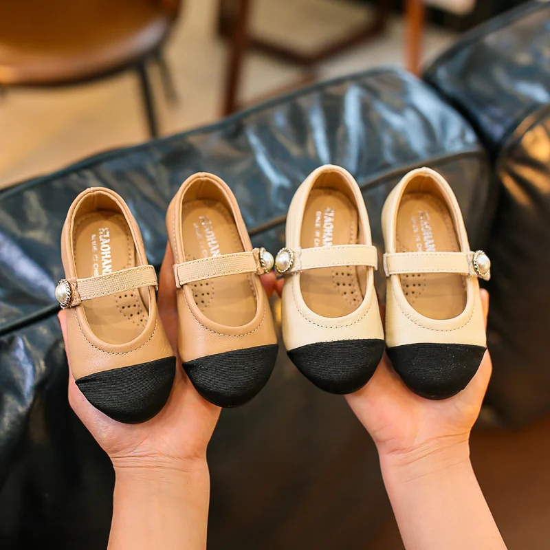 PU Leather Color Stitching Girls Shoes Shallow Mouth Girls Small Shoes Soft Bottom Pearl Buckle Stage Princess Shoes EUR 24-29
PU Leather Color Stitching Girls Shoes Shallow Mouth Girls Small Shoes Soft Bottom Pearl Buckle Stage Princess Shoes EUR 24-29
