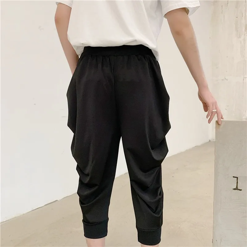 Summer New Lightweight Mens Calf Length Pleated Harem Pants Fashion Casual Loose Fit Male Jogging Pants Elastic Waist Streetwear
Summer New Lightweight Mens Calf Length Pleated Harem Pants Fashion Casual Loose Fit Male Jogging Pants Elastic Waist Streetwear