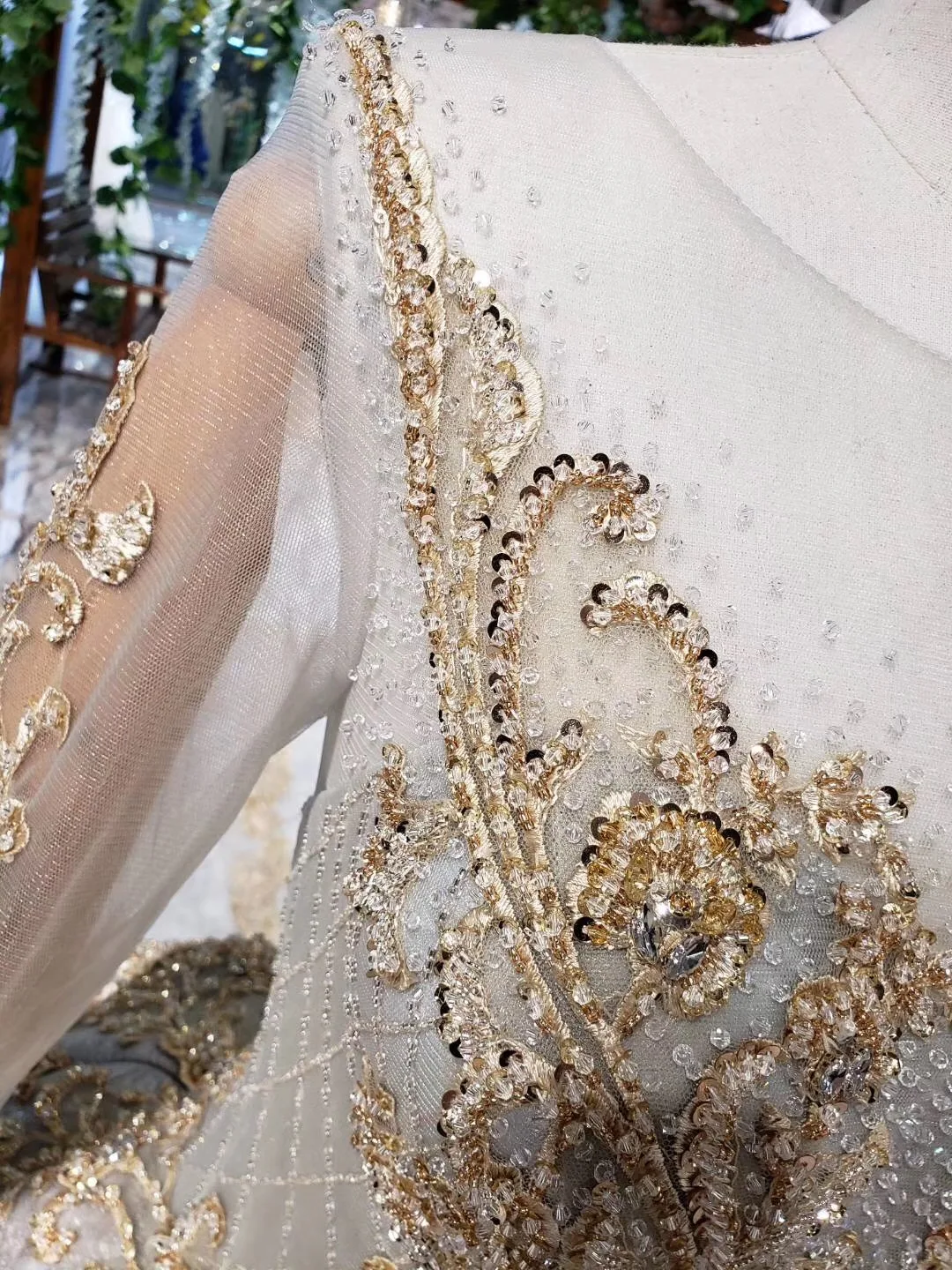 Long Sleeves Puffy Skirt Lace Prom Dresses Luxurious Ball Gown Prom Gold Lace Party Dresses Abiti Da Cerimonia Da Sera 15 16
Long Sleeves Puffy Skirt Lace Prom Dresses Luxurious Ball Gown Prom Gold Lace Party Dresses Abiti Da Cerimonia Da Sera 15 16