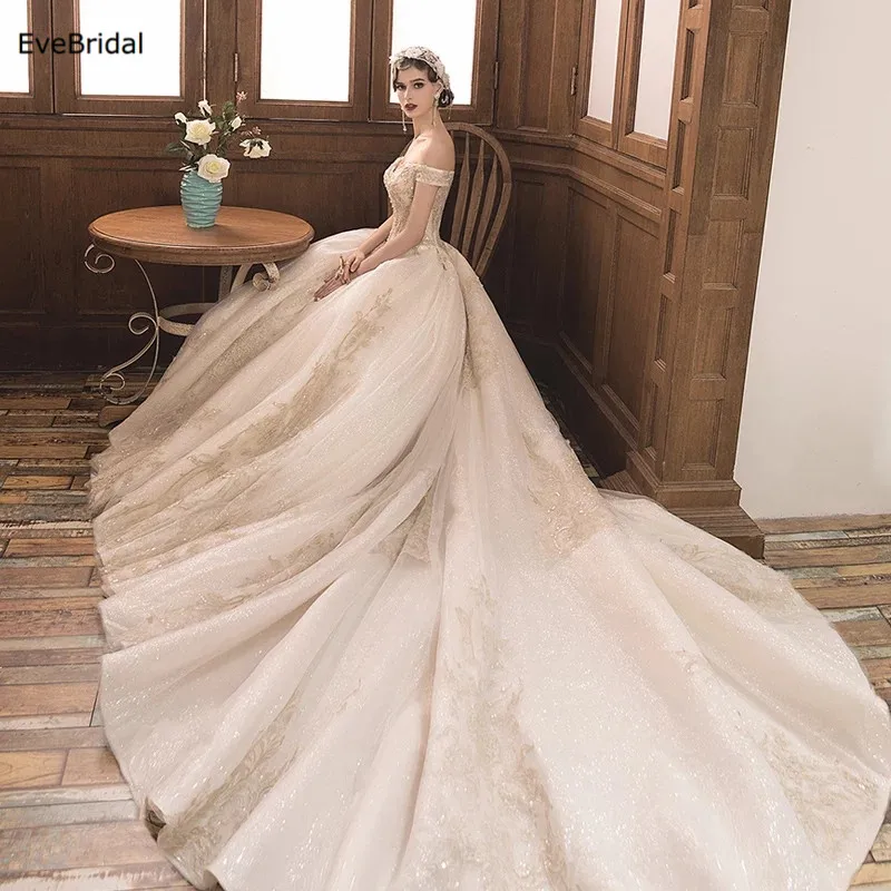 EveBridal Luxury Sequined Applique Beading A Line Boat Neck Cap Sleeve Wedding Dress Bridal Gown Floor Length Chapel Train
EveBridal Luxury Sequined Applique Beading A Line Boat Neck Cap Sleeve Wedding Dress Bridal Gown Floor Length Chapel Train