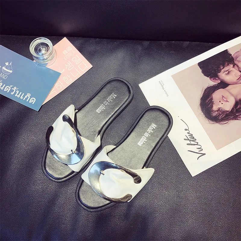 YEELOCA Slippers Women Summer Flat with Open Toe Low Heels Metal Decoration Outside Slides Fashion Black Casual Shoes Woman
YEELOCA Slippers Women Summer Flat with Open Toe Low Heels Metal Decoration Outside Slides Fashion Black Casual Shoes Woman