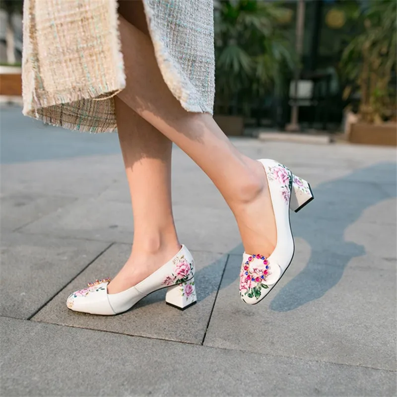 MStacchi Flower Printed High Heels Shoes Woman Slippers Rhinestone Buckle Ladies Pumps Genuine Leather Women's Wedding Shoes
MStacchi Flower Printed High Heels Shoes Woman Slippers Rhinestone Buckle Ladies Pumps Genuine Leather Women's Wedding Shoes