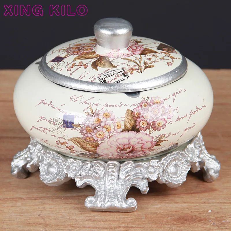 XING KILO European retro ceramic large ashtray + lid + base, creative coffee table table decoration ornaments ashtray
XING KILO European retro ceramic large ashtray + lid + base, creative coffee table table decoration ornaments ashtray