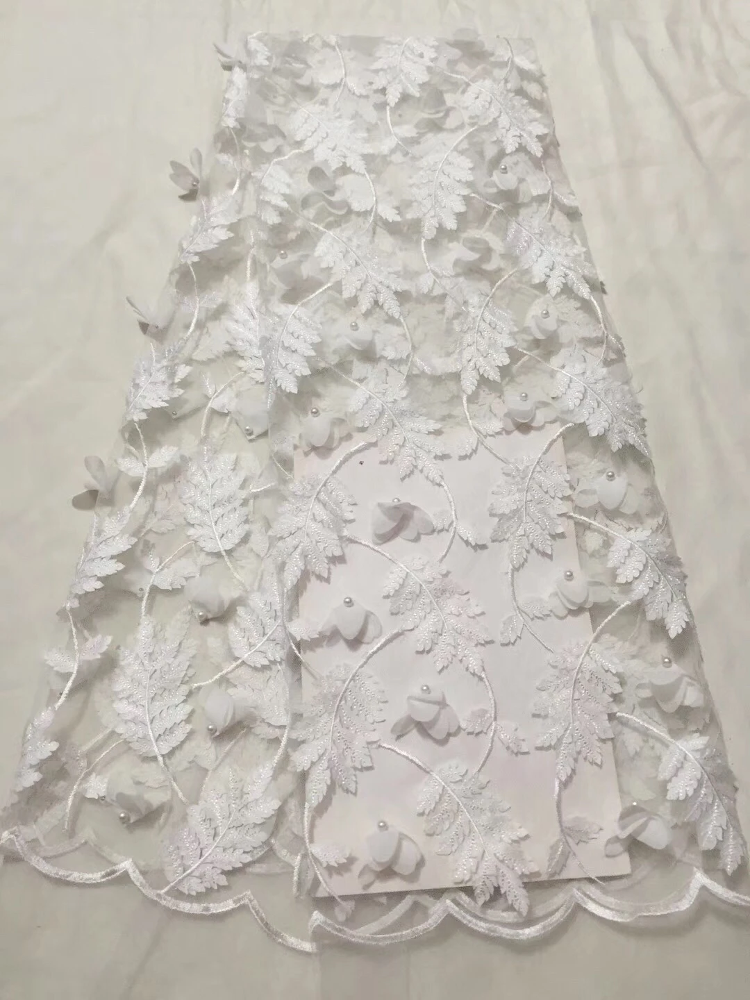 White 3D Flowers High Quality African Lace Fabric 2018 French Tulle Lace Fabric Appliqued Net Lace for Wedding Dress LCD939A
White 3D Flowers High Quality African Lace Fabric 2018 French Tulle Lace Fabric Appliqued Net Lace for Wedding Dress LCD939A