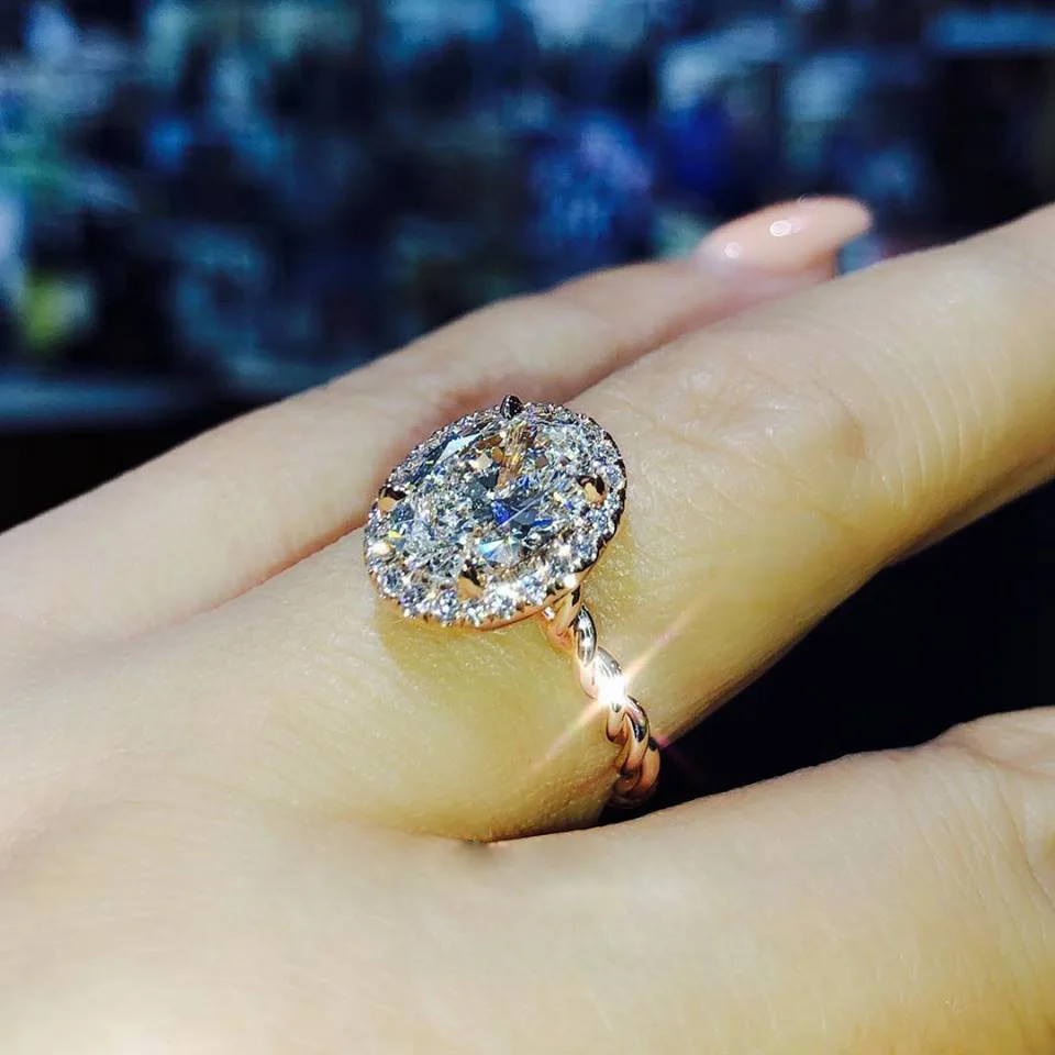 Utimtree Luxury Rose Gold Color AAA Zircon wedding Rings for women band Jewelry Crystals Engagement Proposal Ring Top Quality
Utimtree Luxury Rose Gold Color AAA Zircon wedding Rings for women band Jewelry Crystals Engagement Proposal Ring Top Quality