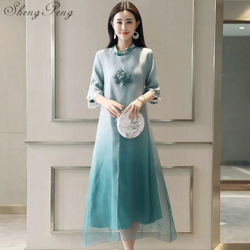 2018 new traditional vietnam chiffon ao dai dress for women Improved cheongsam Ethnic style Traditional Clothing Floral V002
2018 new traditional vietnam chiffon ao dai dress for women Improved cheongsam Ethnic style Traditional Clothing Floral V002