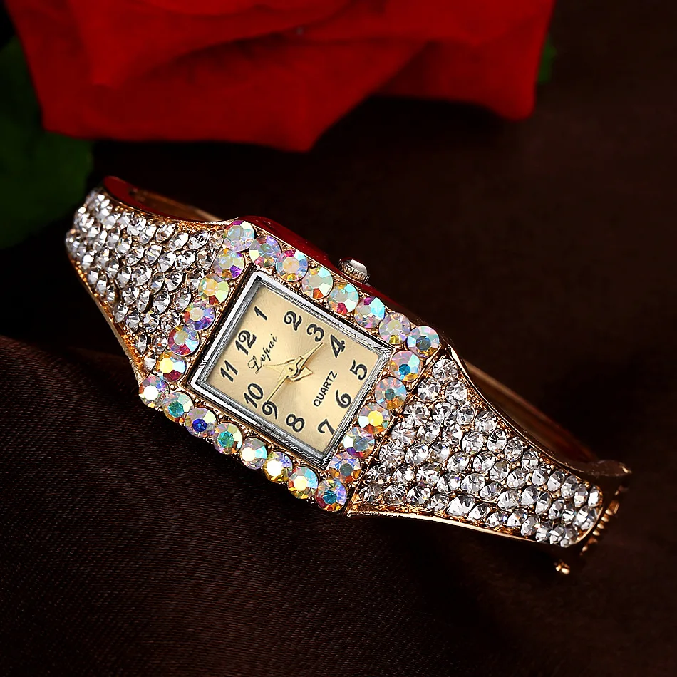 2018 brand new fashion ladies bracelet watch famous family wind trend quartz watch spot wholesale
2018 brand new fashion ladies bracelet watch famous family wind trend quartz watch spot wholesale