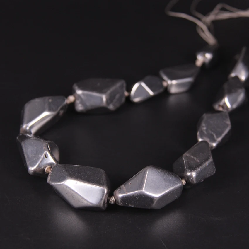 15.5"/strand Hematite Faceted Nugget Loose Beads,Large Size Tumbled Gems Stone Quartz Cut Nugget Pendants Charms Jewelry Making
15.5"/strand Hematite Faceted Nugget Loose Beads,Large Size Tumbled Gems Stone Quartz Cut Nugget Pendants Charms Jewelry Making