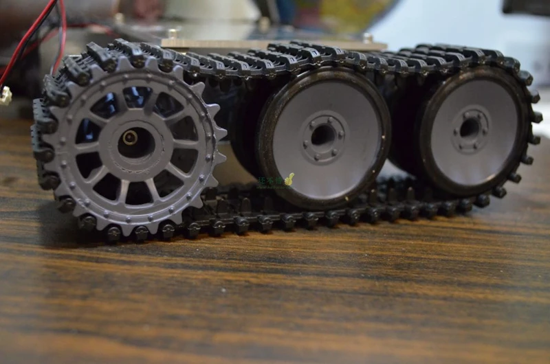 DIY 149 Alloy Tank Chassis with Nylon Crawler belt Tracked Vehicle Robot Chassis
DIY 149 Alloy Tank Chassis with Nylon Crawler belt Tracked Vehicle Robot Chassis