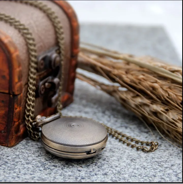 Vintage Glass Alice In Wonderland Dark Brown Quartz Pocket Watch for Women Lady Girl Gift
Vintage Glass Alice In Wonderland Dark Brown Quartz Pocket Watch for Women Lady Girl Gift