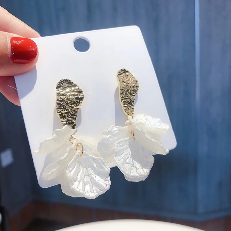 Korean Imitation Shell Flower Drop Earrings Long Design 2019 Fashion Jewelry Hanging Earrings White
Korean Imitation Shell Flower Drop Earrings Long Design 2019 Fashion Jewelry Hanging Earrings White