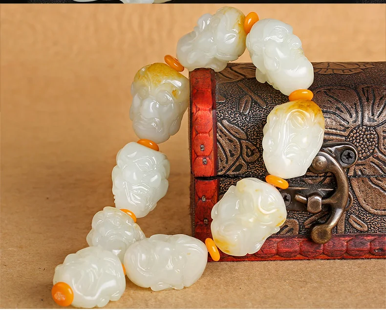 Hetian jade Luohan head seed material bracelet double-sided domineering male jade transport beads white jade bracelet
Hetian jade Luohan head seed material bracelet double-sided domineering male jade transport beads white jade bracelet