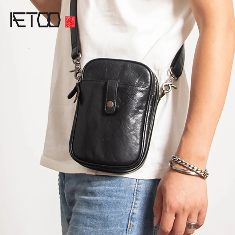 AETOO Men's leather oblique cross bag, leather mini bag, one-shoulder mobile phone bag, small bag
AETOO Men's leather oblique cross bag, leather mini bag, one-shoulder mobile phone bag, small bag