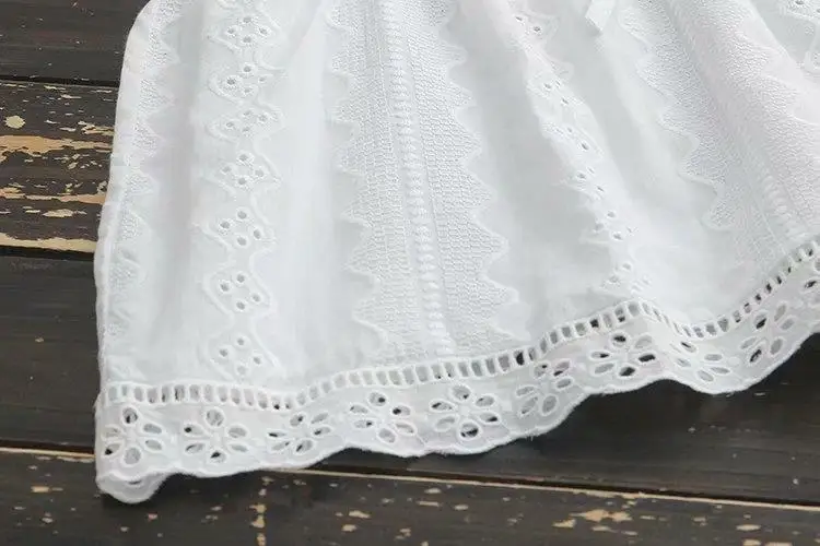 2019 new summer women Japan style sweety Hollow Lace cotton embroidery sleeveless shirt female drawstring O-Neck blouse tops
2019 new summer women Japan style sweety Hollow Lace cotton embroidery sleeveless shirt female drawstring O-Neck blouse tops
