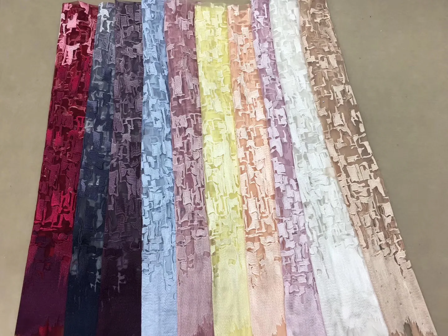 BEAUTIFICAL high quality lace nigerian lace fabric 2019 luxury lace fabric elegant lace fabrics wholesale 5yards/lot ML46N06
BEAUTIFICAL high quality lace nigerian lace fabric 2019 luxury lace fabric elegant lace fabrics wholesale 5yards/lot ML46N06