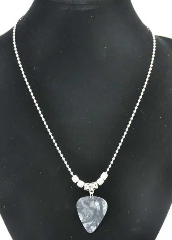 5pcs/Lot New Pearl Black guitar pick Pendant Stainless Steel Necklace 60cm/ 24'' Bead Chain Necklace
5pcs/Lot New Pearl Black guitar pick Pendant Stainless Steel Necklace 60cm/ 24'' Bead Chain Necklace