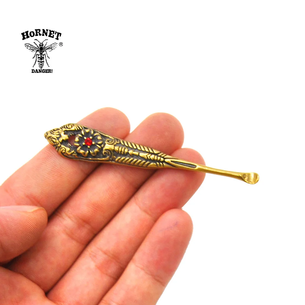 1pc HORNET Luxury Brass Pharaoh's Pattern Metal Snuff Spoon Sniffer Snorter Powder Hoover Hooteer Snuff Tobacco Pipe Shovel
1pc HORNET Luxury Brass Pharaoh's Pattern Metal Snuff Spoon Sniffer Snorter Powder Hoover Hooteer Snuff Tobacco Pipe Shovel