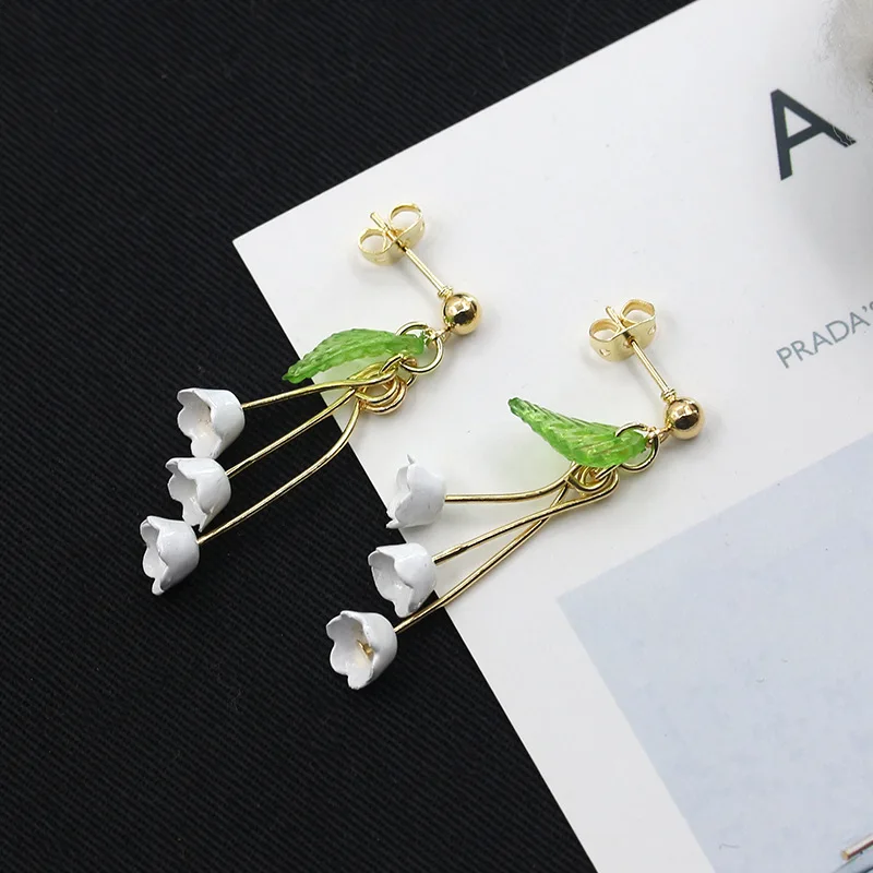 Green Leaf 3 White Lily Flower Golden Stick Tassel Drop Earrings Women Dangle Earrings
Green Leaf 3 White Lily Flower Golden Stick Tassel Drop Earrings Women Dangle Earrings