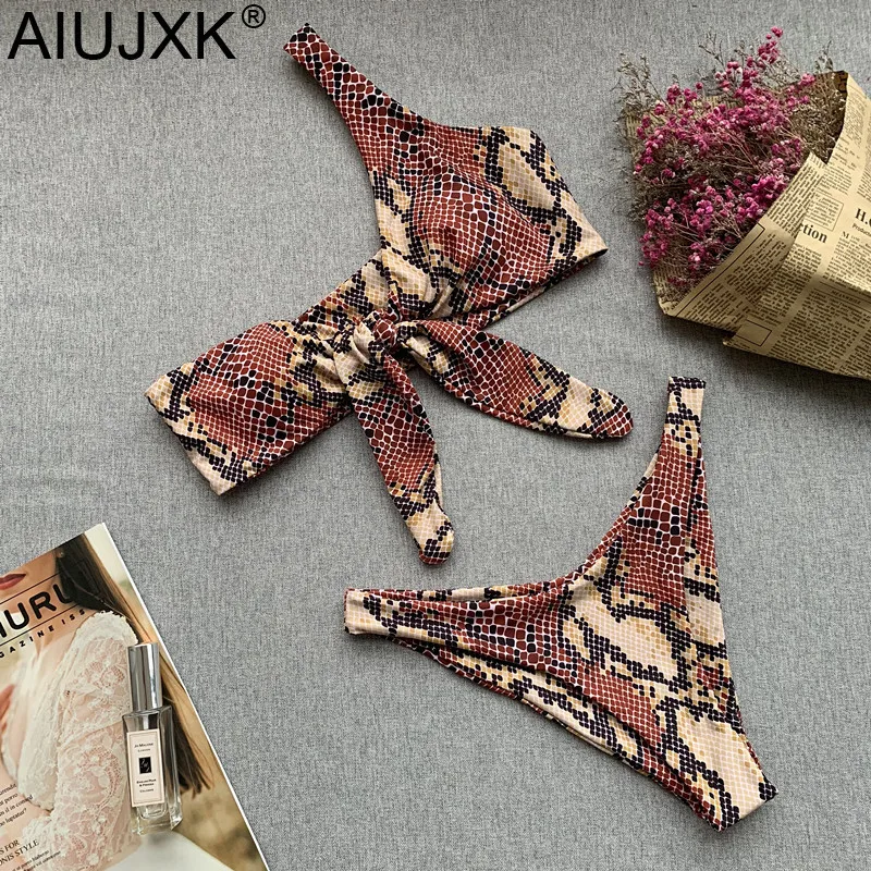 AIUJXK New Arrival 2019 One Shoulder Snake Thong Bikini For Women Front Bow Bandage 2 Piece Swimsuit Summer Sexy Swim Swimwear
AIUJXK New Arrival 2019 One Shoulder Snake Thong Bikini For Women Front Bow Bandage 2 Piece Swimsuit Summer Sexy Swim Swimwear